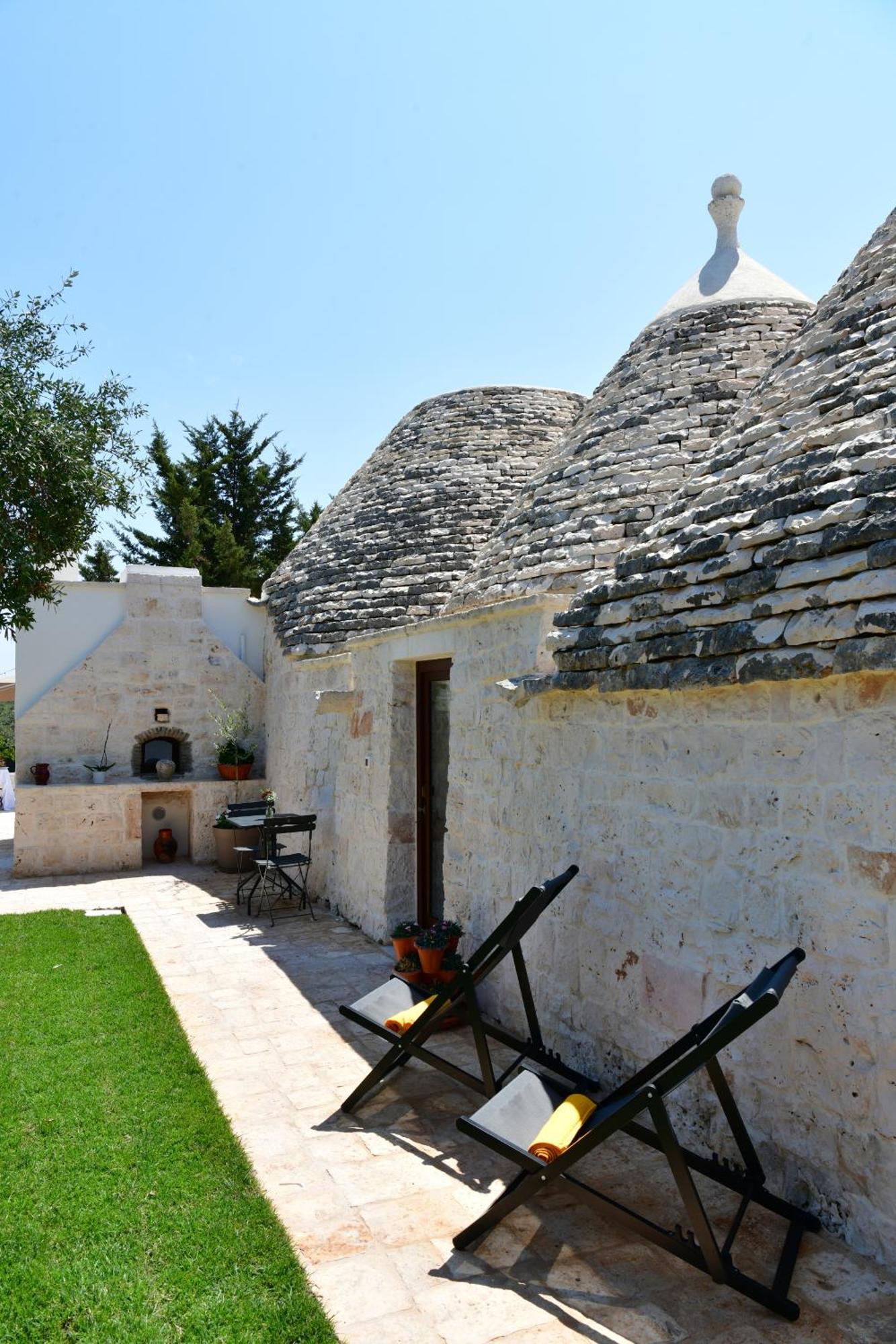 Lamarossa Trulli & Suites Antonelli Extérieur photo