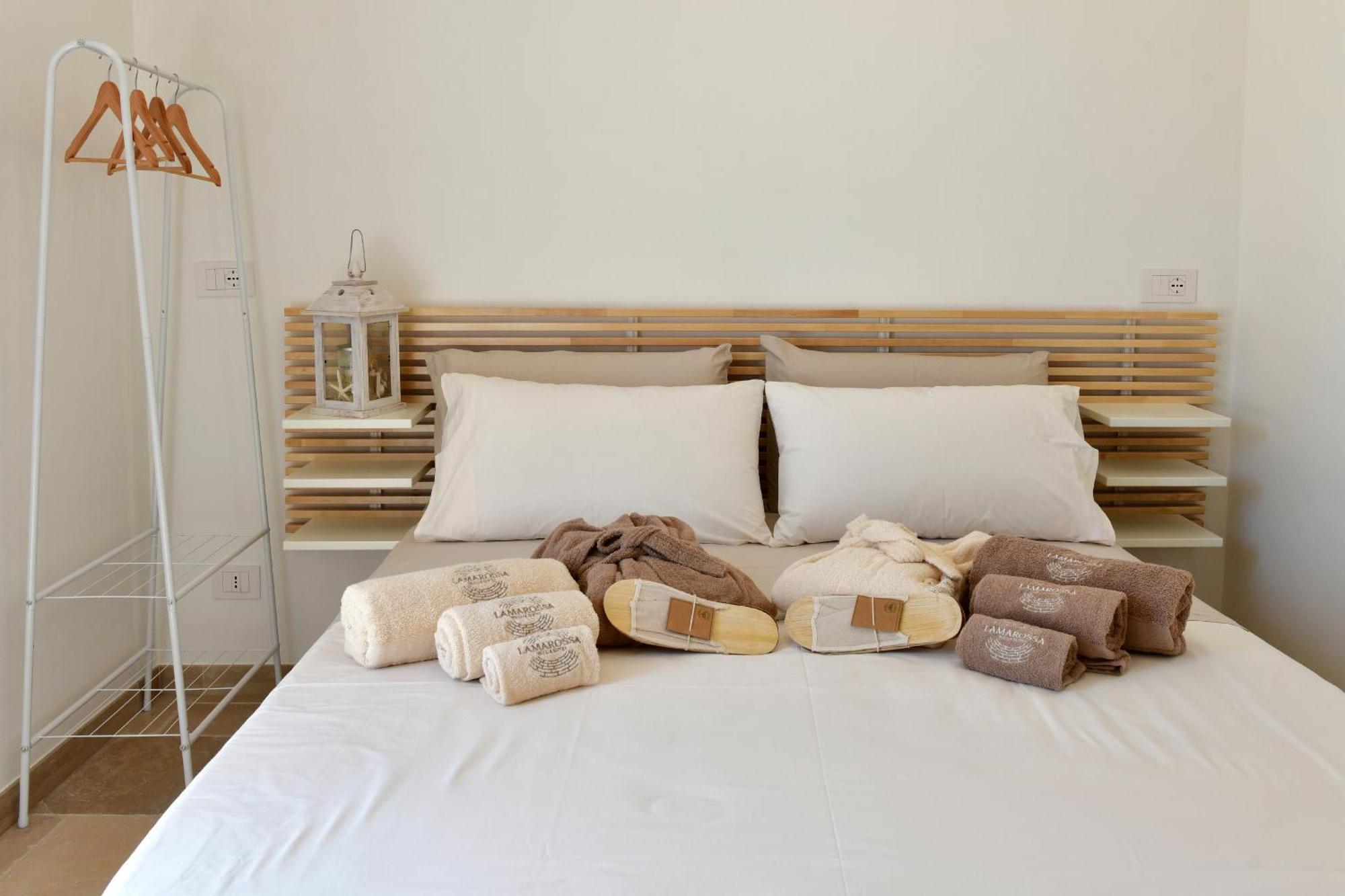 Lamarossa Trulli & Suites Antonelli Extérieur photo