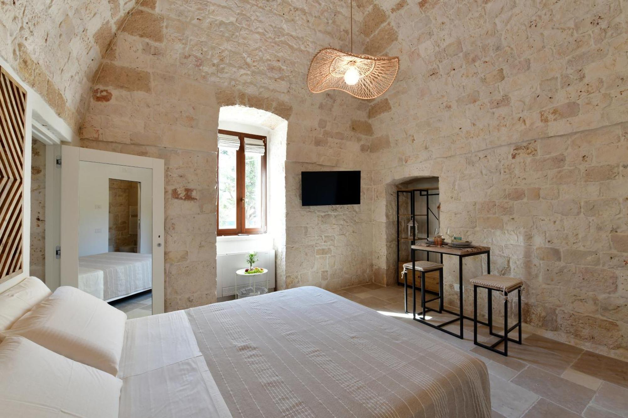 Lamarossa Trulli & Suites Antonelli Extérieur photo