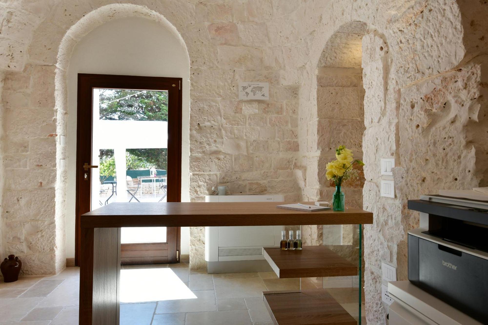 Lamarossa Trulli & Suites Antonelli Extérieur photo